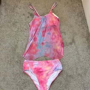 Brand new never worn beachisi tankini size large